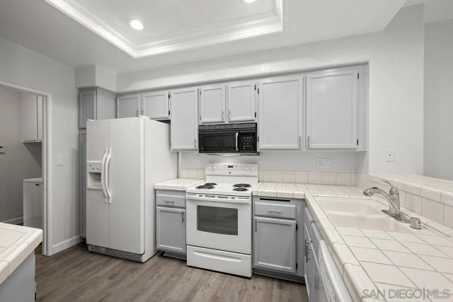 7274 Shoreline Dr 117, San Diego, CA 92122