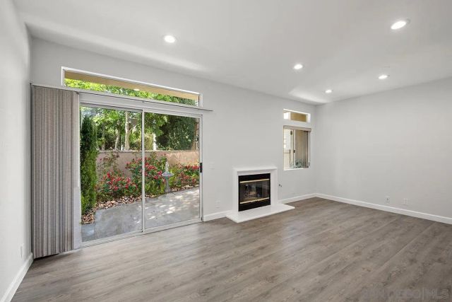 7274 Shoreline Dr 117, San Diego, CA 92122