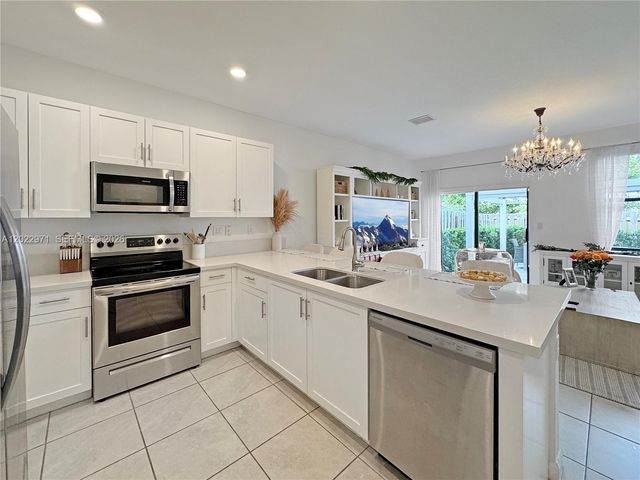 14813 SW 183rd Ter 14813, Miami, FL 33187