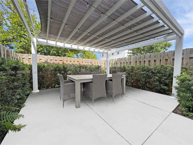 14813 SW 183rd Ter 14813, Miami, FL 33187