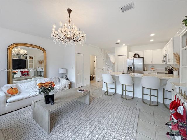 14813 SW 183rd Ter 14813, Miami, FL 33187