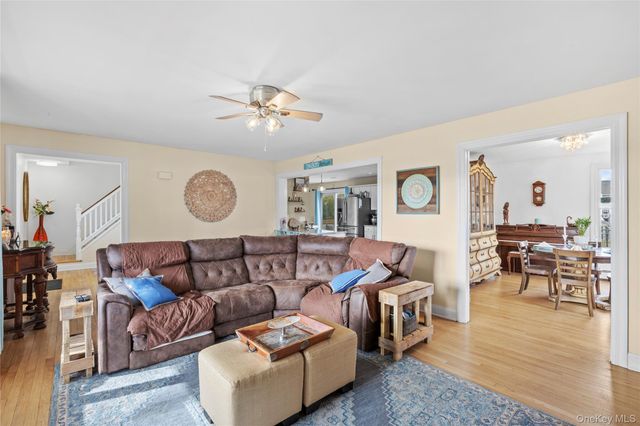 107A Ocean Avenue, Center Moriches, NY 11934