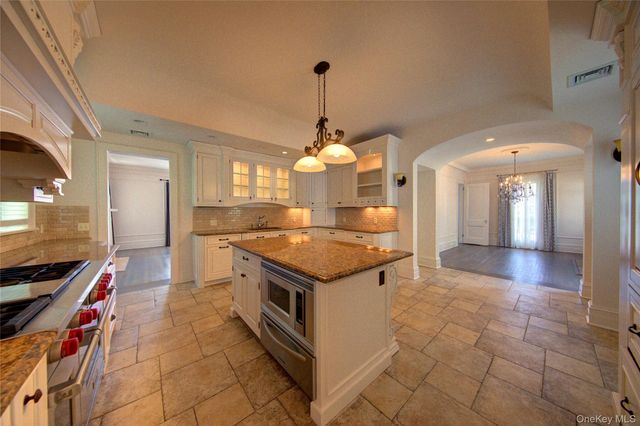 159 Magnolia Boulevard, Long Beach, NY 11561