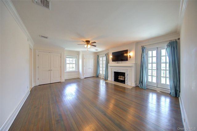 159 Magnolia Boulevard, Long Beach, NY 11561