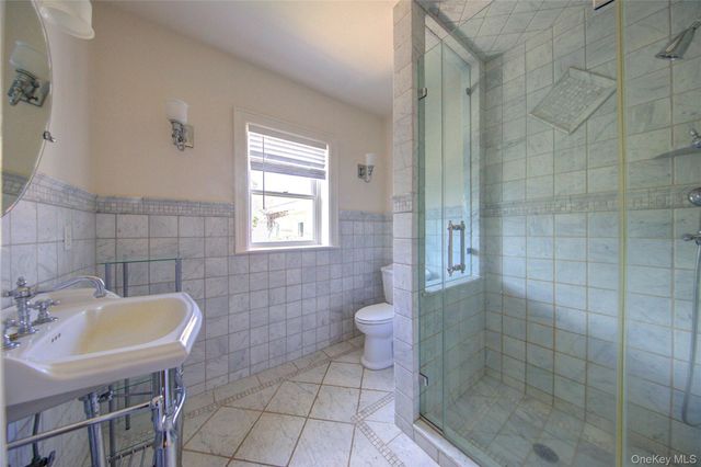 159 Magnolia Boulevard, Long Beach, NY 11561