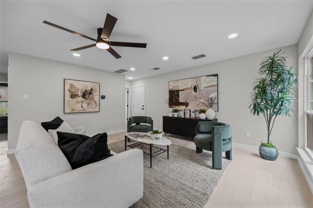 2817 Norfolk DR, Austin, TX 78745