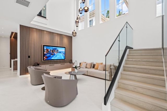 39 Stoney Drive, Palm Beach Gardens, FL 33410