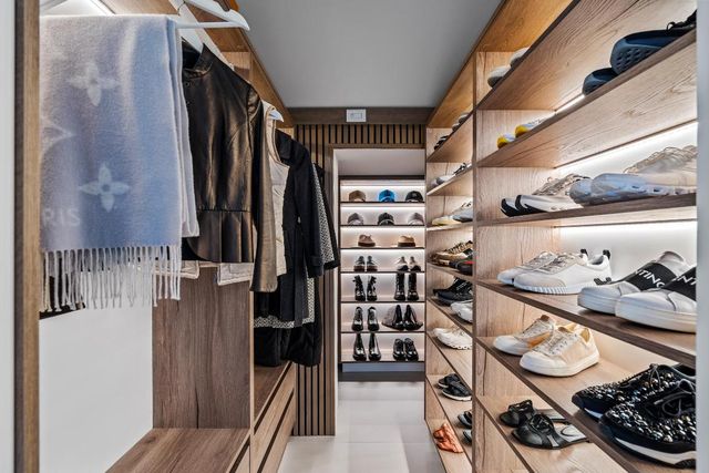 39 Stoney Drive, Palm Beach Gardens, FL 33410