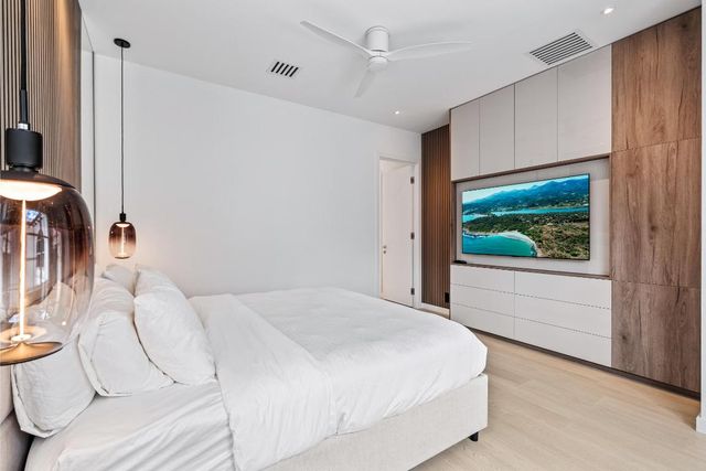 39 Stoney Drive, Palm Beach Gardens, FL 33410