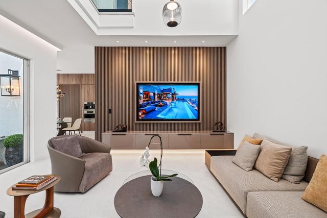 39 Stoney Drive, Palm Beach Gardens, FL 33410