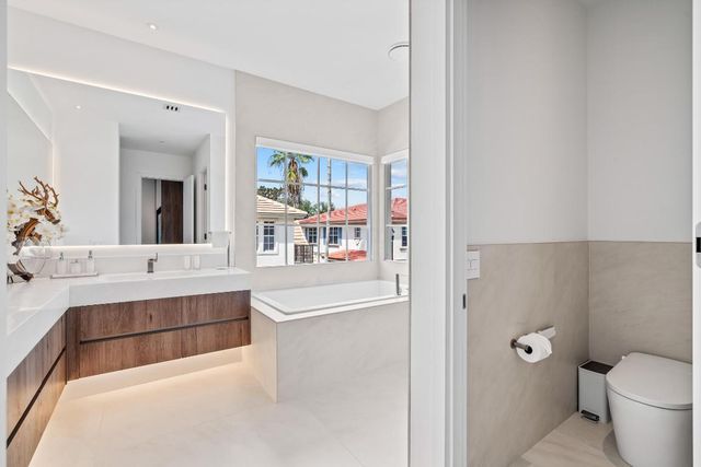 39 Stoney Drive, Palm Beach Gardens, FL 33410