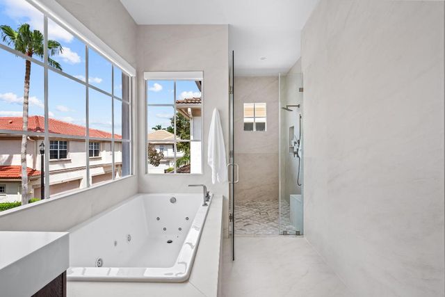 39 Stoney Drive, Palm Beach Gardens, FL 33410