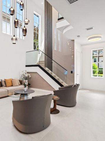 39 Stoney Drive, Palm Beach Gardens, FL 33410