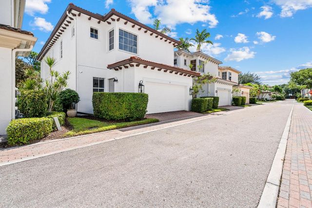 39 Stoney Drive, Palm Beach Gardens, FL 33410