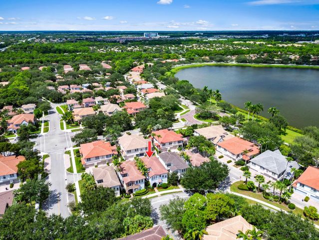 39 Stoney Drive, Palm Beach Gardens, FL 33410