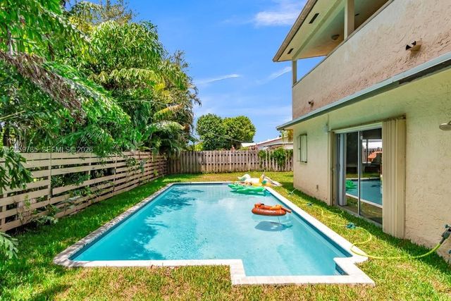 200 SW 16 Street, Pompano Beach, FL 33060