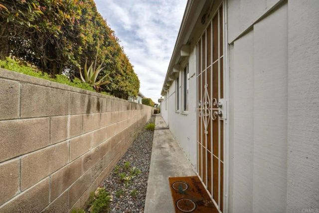 3655 Vista Campana North 9, Oceanside, CA 92057