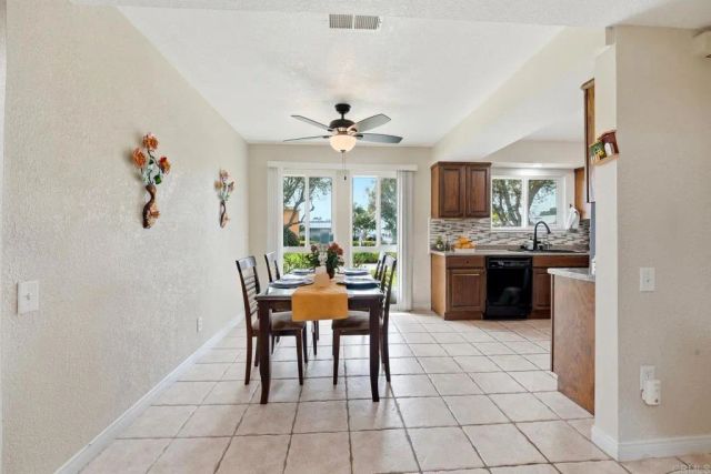 3655 Vista Campana North 9, Oceanside, CA 92057