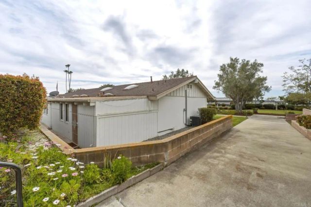 3655 Vista Campana North 9, Oceanside, CA 92057