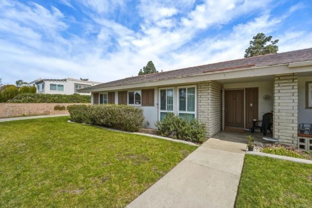 3655 Vista Campana North 9, Oceanside, CA 92057