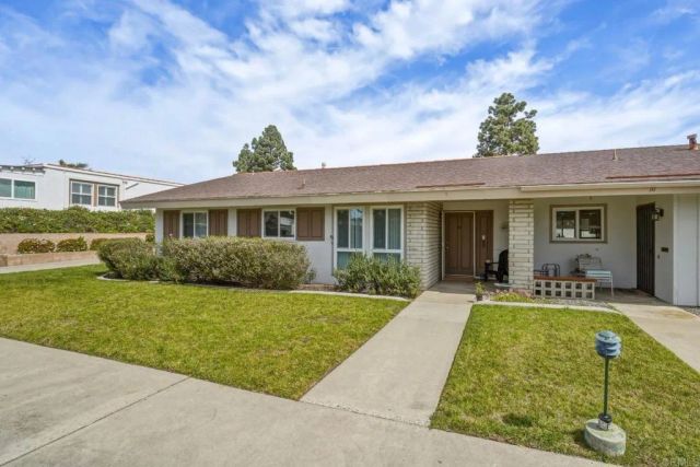 3655 Vista Campana North 9, Oceanside, CA 92057