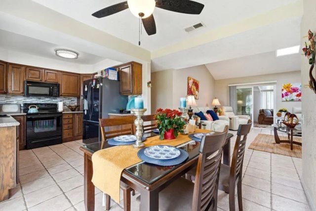 3655 Vista Campana North 9, Oceanside, CA 92057