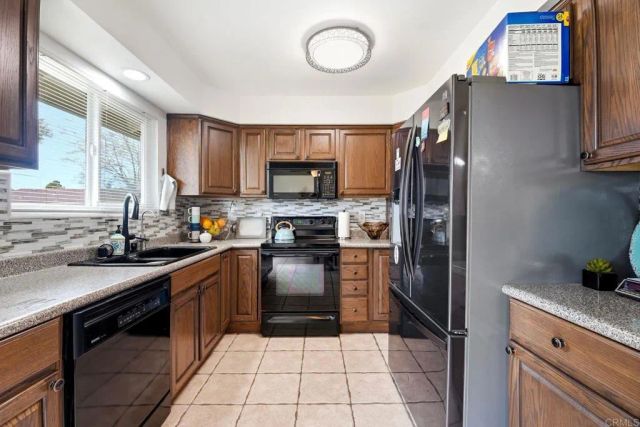 3655 Vista Campana North 9, Oceanside, CA 92057