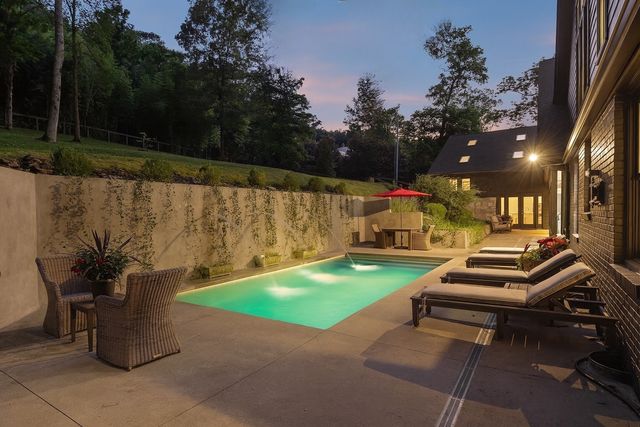 915 Overton Lea Rd, Nashville, TN 37220
