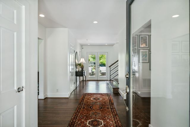 915 Overton Lea Rd, Nashville, TN 37220