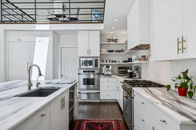 915 Overton Lea Rd, Nashville, TN 37220