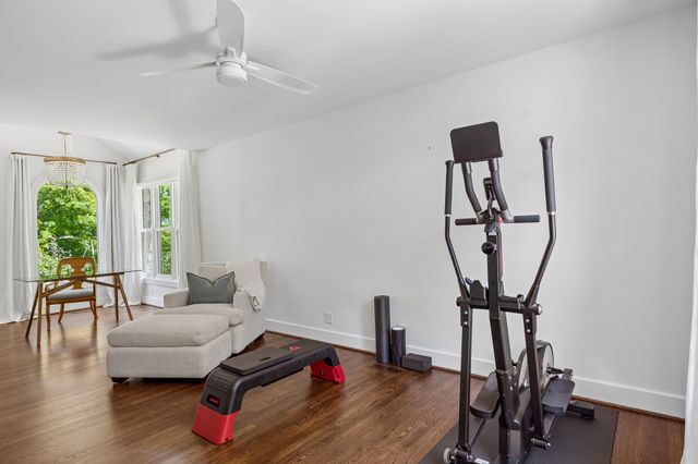 915 Overton Lea Rd, Nashville, TN 37220