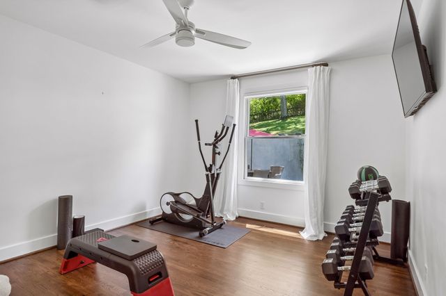 915 Overton Lea Rd, Nashville, TN 37220