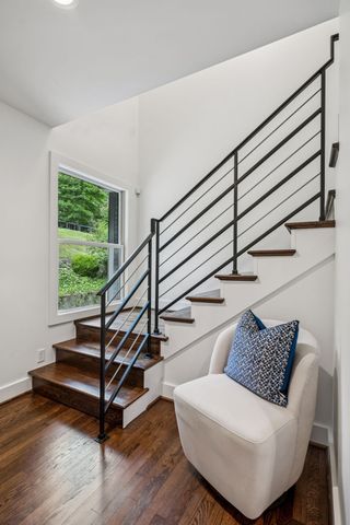 915 Overton Lea Rd, Nashville, TN 37220