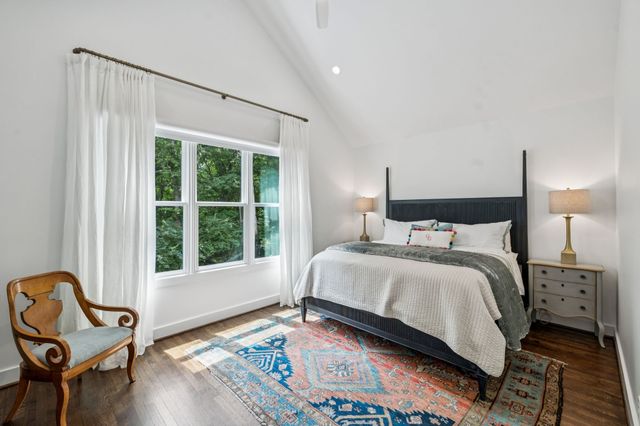 915 Overton Lea Rd, Nashville, TN 37220