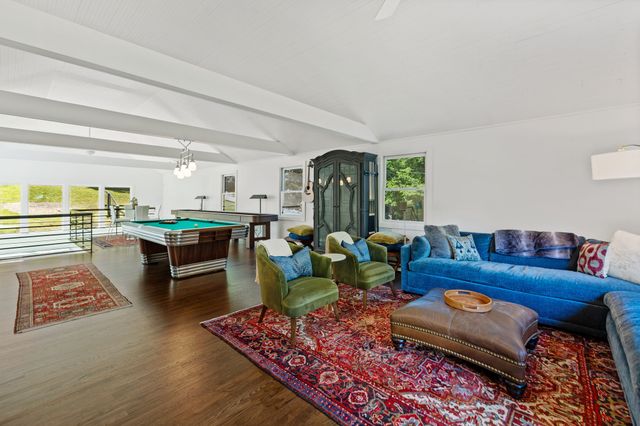 915 Overton Lea Rd, Nashville, TN 37220
