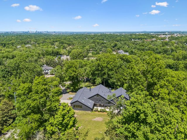 915 Overton Lea Rd, Nashville, TN 37220