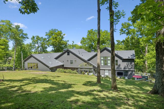 915 Overton Lea Rd, Nashville, TN 37220