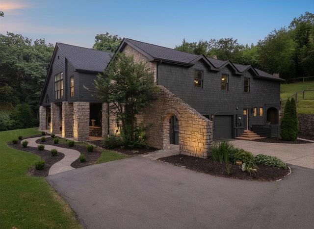 915 Overton Lea Rd, Nashville, TN 37220