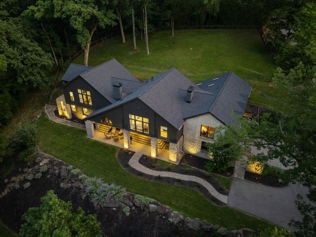 915 Overton Lea Rd, Nashville, TN 37220