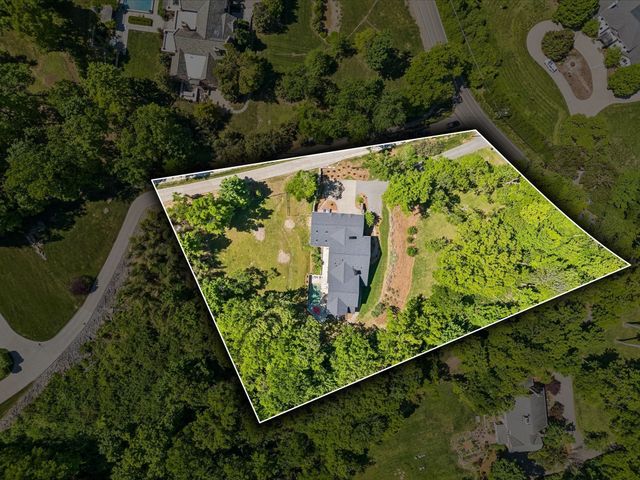 915 Overton Lea Rd, Nashville, TN 37220