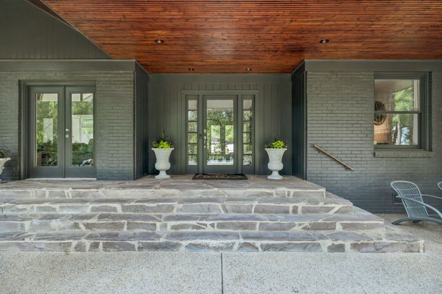 915 Overton Lea Rd, Nashville, TN 37220