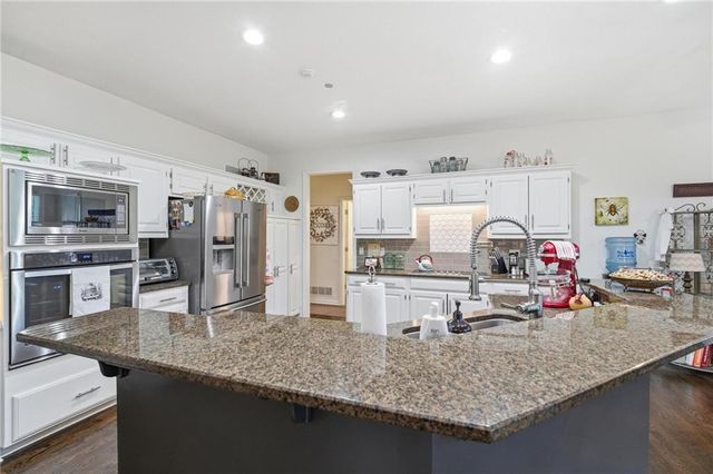 10340 S Hollis Lane, Olathe, KS 66061