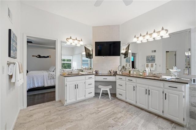 10340 S Hollis Lane, Olathe, KS 66061