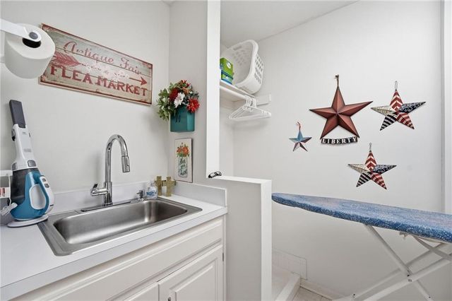 10340 S Hollis Lane, Olathe, KS 66061