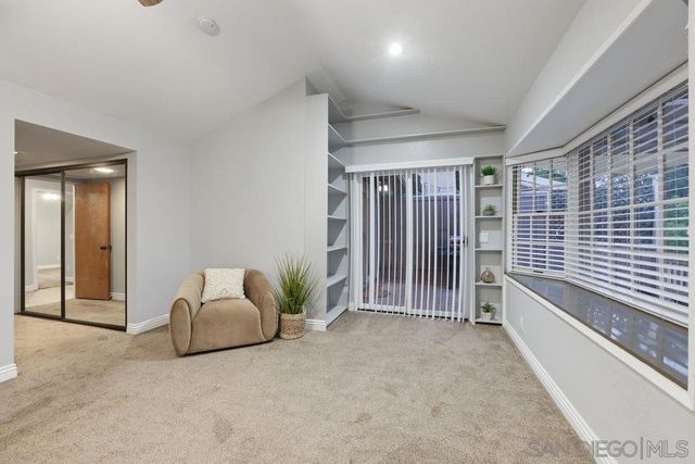 8635 Circle R Valley Ln, Escondido, CA 92026
