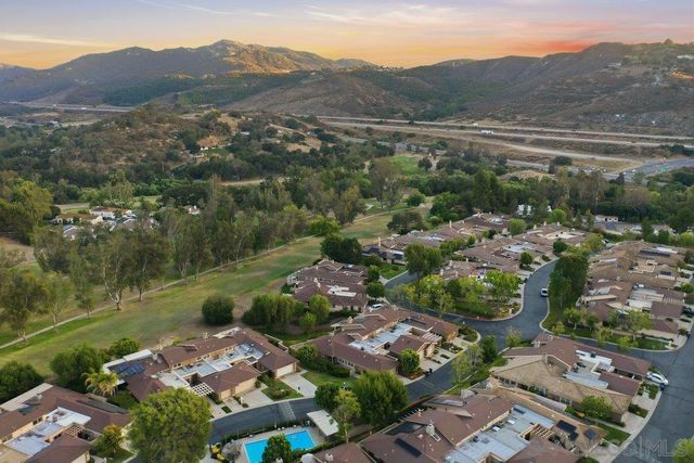 8635 Circle R Valley Ln, Escondido, CA 92026