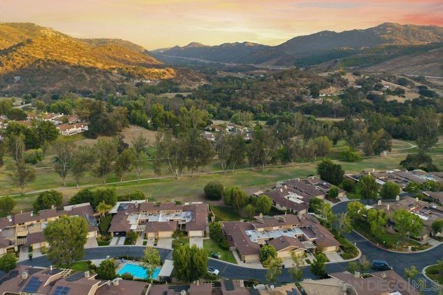 8635 Circle R Valley Ln, Escondido, CA 92026