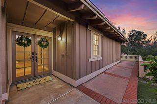 8635 Circle R Valley Ln, Escondido, CA 92026