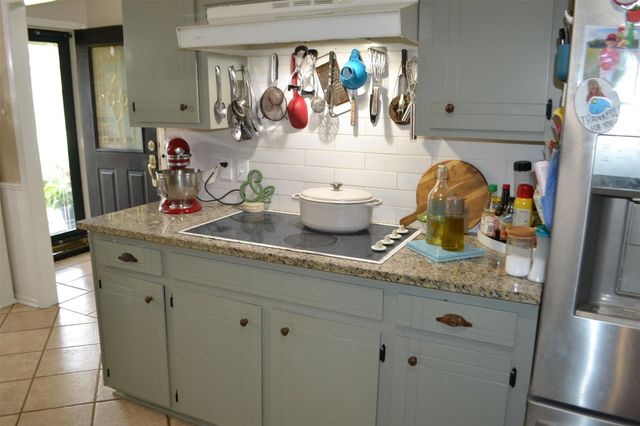 610 E X Street, Deer Park, TX 77536