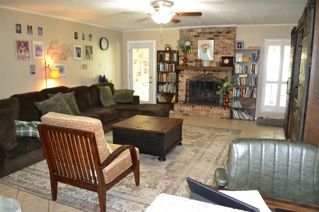 610 E X Street, Deer Park, TX 77536